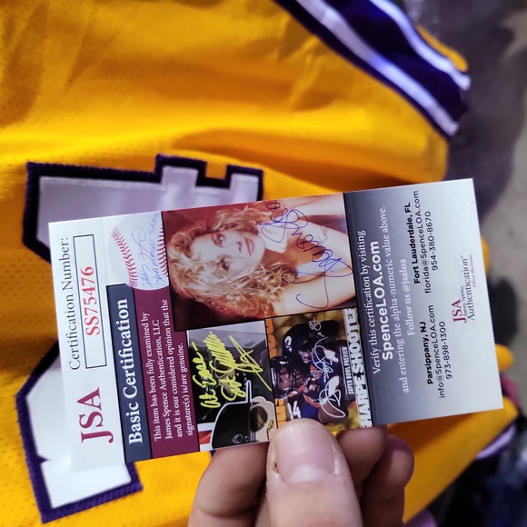 SIGNED - JSA CERTIFIED - SHAQUILLE O'NEILS JERSEY - Picture 10 of 10